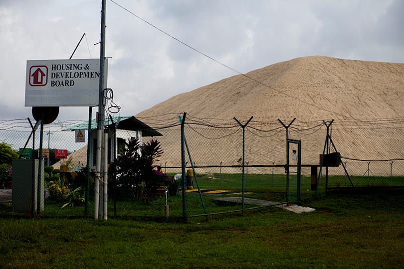 Hay diferentes ubicaciones de la geografía de Singapur donde se pueden encontrar estos depósitos.